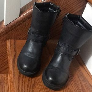 Adorable RUUM boots for BOY or GIRL